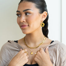 Load image into Gallery viewer, Kalee Floral Earrings