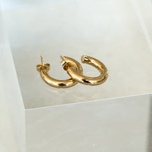 Load image into Gallery viewer, Classic Open Gold Hoop Earrings
