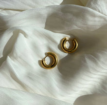 Load image into Gallery viewer, Athena Gold Hoop Earrings