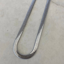 Load image into Gallery viewer, Silver Snake Necklace - 6mm