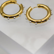 Load image into Gallery viewer, April Pearl hoop Earrings