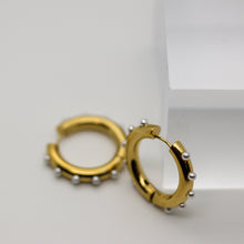 Load image into Gallery viewer, April Pearl hoop Earrings