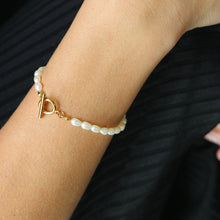 Load image into Gallery viewer, Pearl Toggle Bracelet