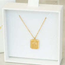 Load image into Gallery viewer, Minerva Flower Pendant Necklace
