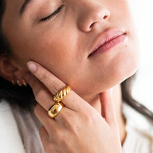 Load image into Gallery viewer, Croissant Gold Ring
