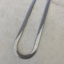 Load image into Gallery viewer, Silver Snake Necklace - 6mm
