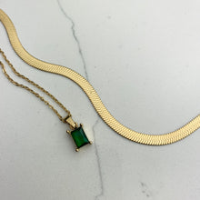 Load image into Gallery viewer, Emerald 18k Gold Necklace
